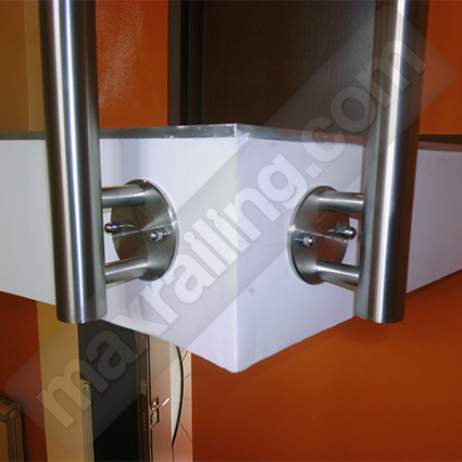 иноксови парапети